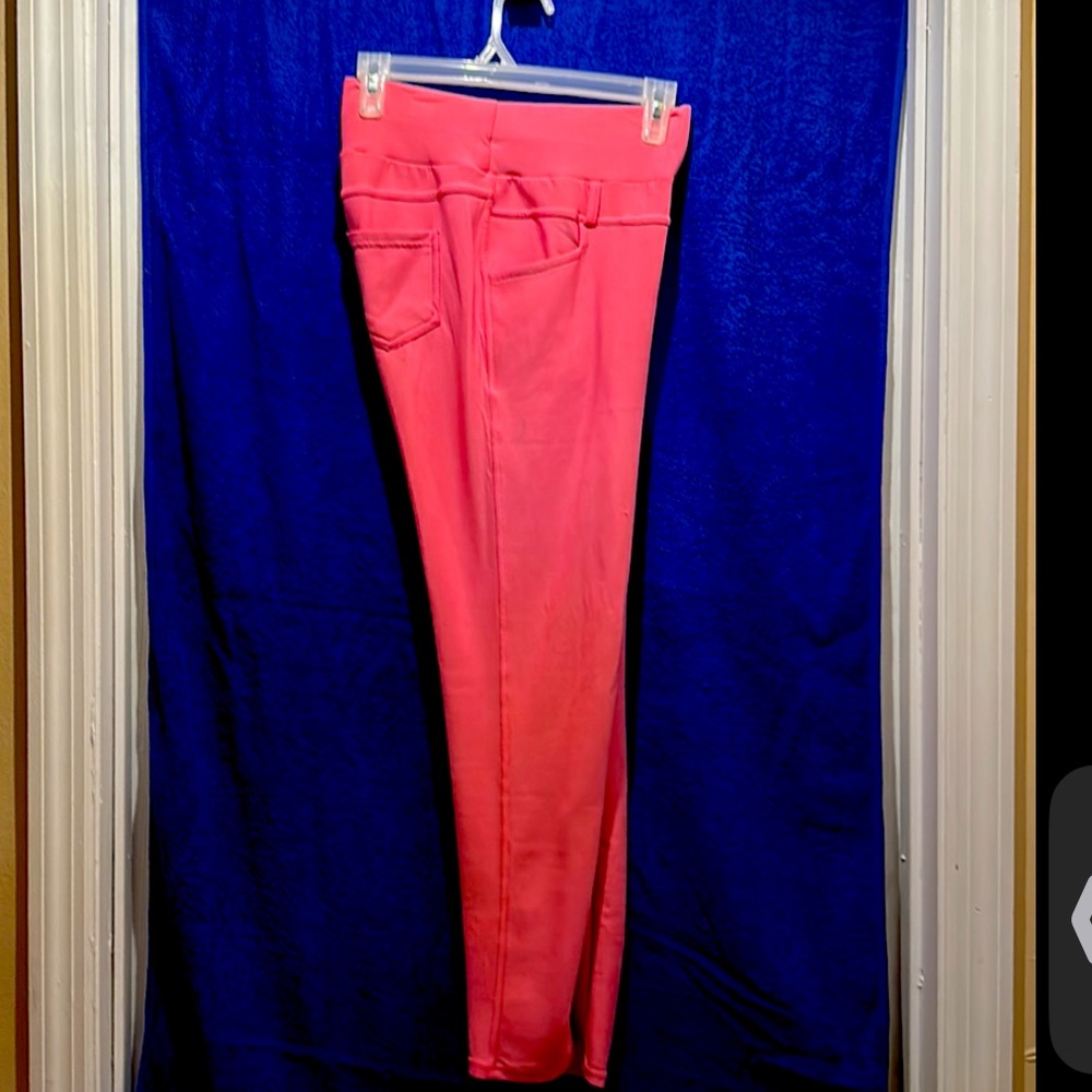 Women’s spandex style jeans.